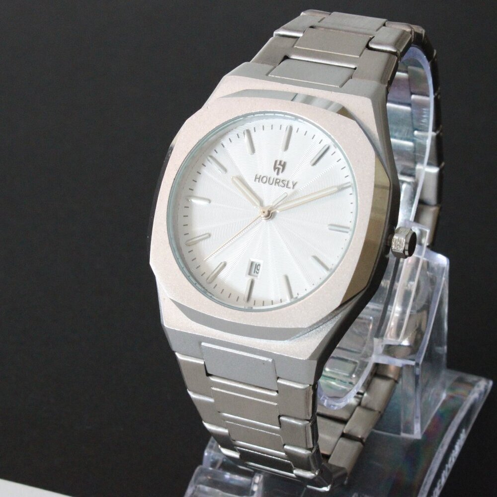 Men's Sports Watch Integrated Bracelet White Dial 42mm - Picture 4 of 13